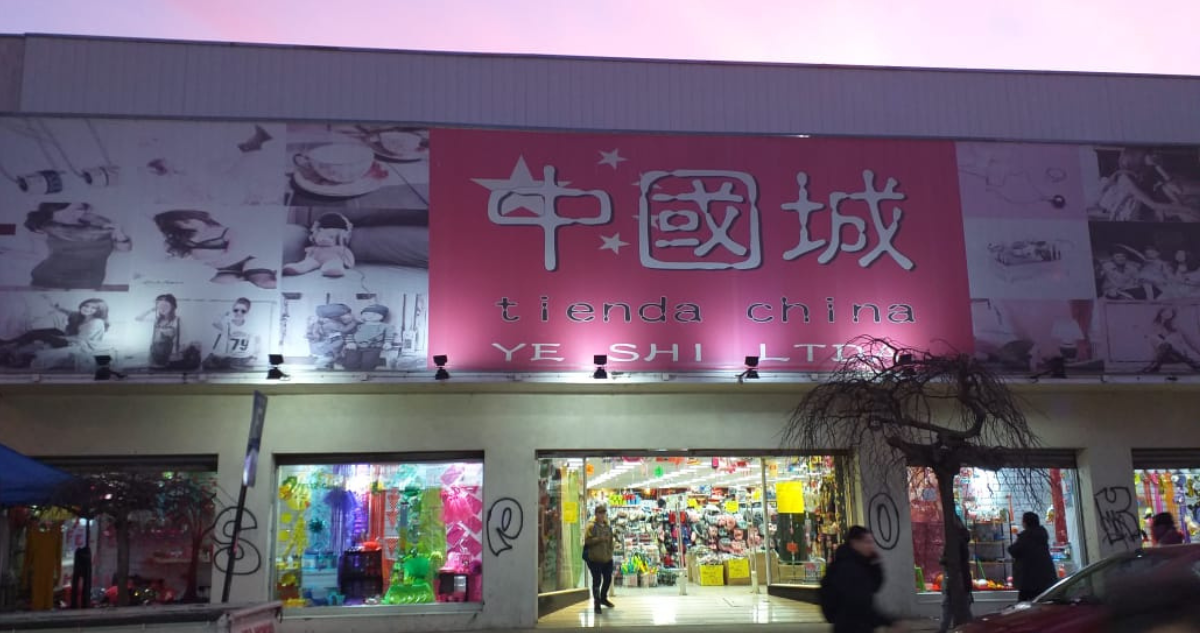 77% de los chilenos dice que va al mall chino frecuentemente: cuáles son los artículos más comprados