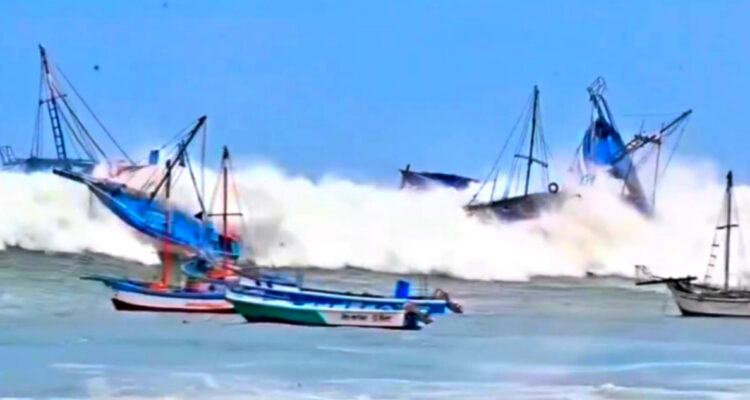 Marejadas anormales causan estragos en Perú: inundaciones y decenas de embarcaciones arrastradas