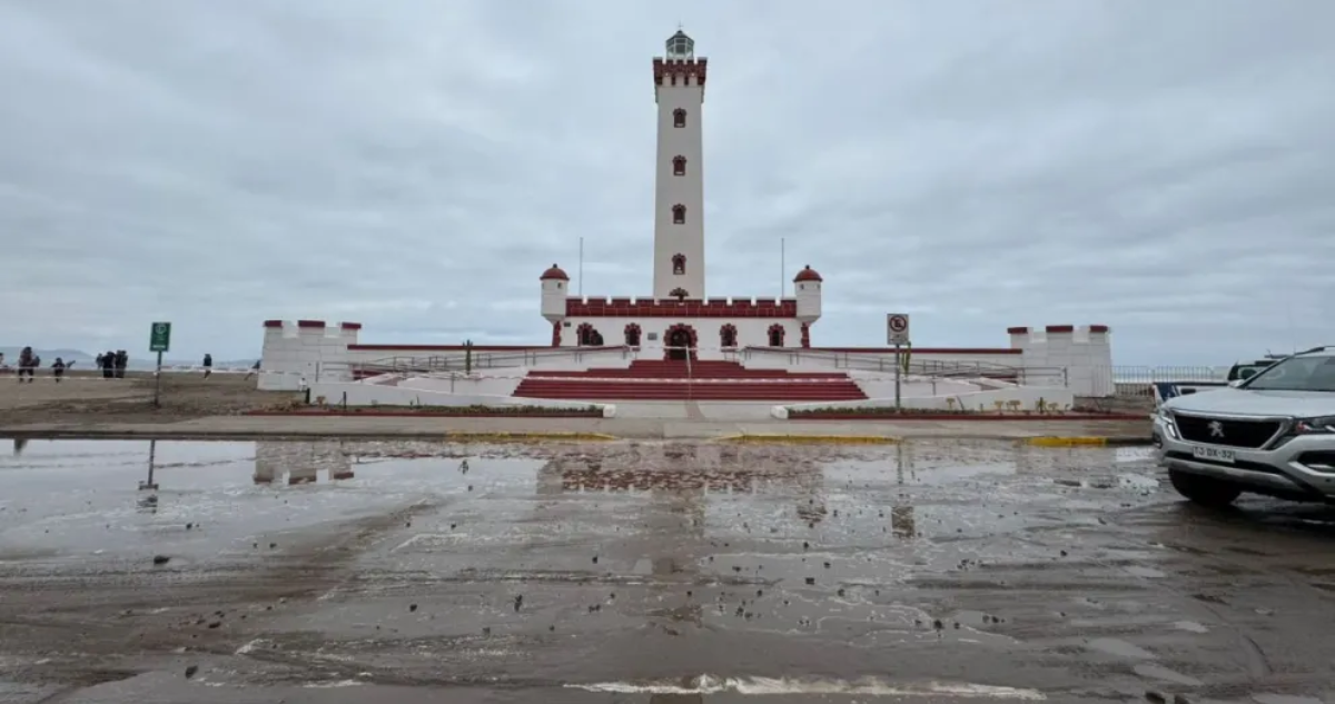 Marejadas en Coquimbo y La Serena anuncian cierre de El Faro por riesgo en el borde costero