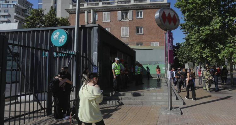Metro de Santiago adelanta horario de apertura para domingos y festivos