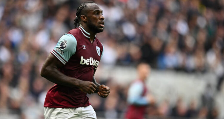 Michail Antonio jugando para el West Ham United