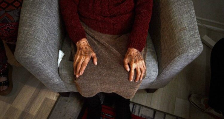 “trabajé toda la vida”: adulta mayor denuncia millonario robo durante visita de técnico en su casa