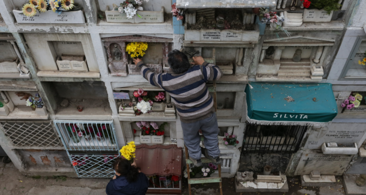 Qué trámites se necesitan ante la muerte de un familiar: estos son los documentos y pasos a seguir