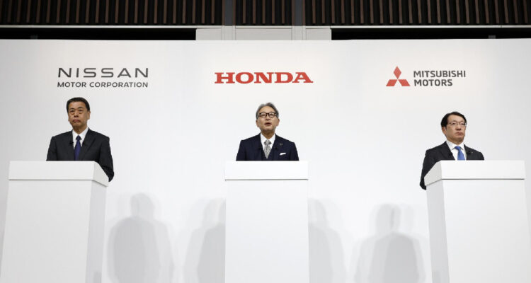 Buscando ser el tercer mayor fabricante a nivel global: Nissan y Honda comienzan a negociar su fusión