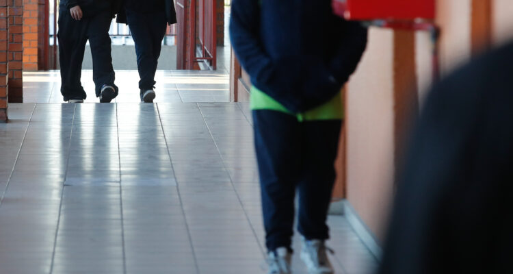 No hay estudiantes extranjeros entre ellos: Escuela desmiente acusación de madre de niño empalado