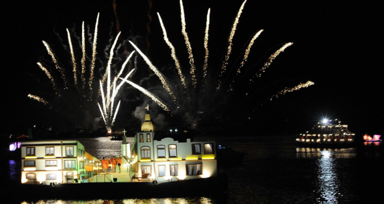 Show pirotécnico por Noche Valdiviana 2025