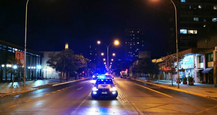 Seguridad ciudadana de Ñuñoa podrá multar a quienes consumen alcohol en la calle tras nueva ordenanza