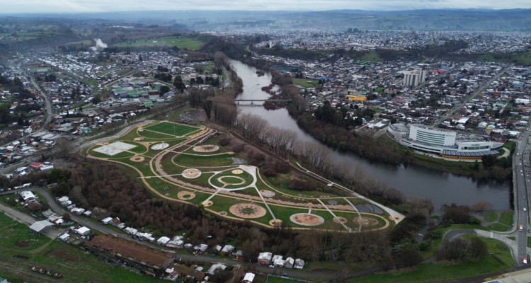 Tras cuatro años: entregan a Municipalidad de Osorno las etapas 2 y 3 del Parque Alberto Hott