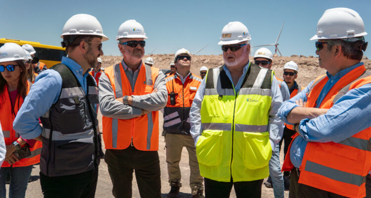 Gobierno destaca parque eólico de Colbún: producirá energía equivalente al consumo de 715 mil hogares