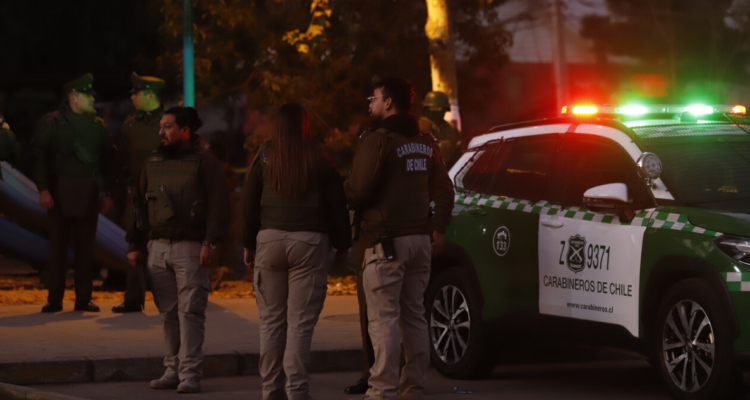 Parricidio en Colina: joven se entrega a la policía tras asesinar a su padre a puñaladas