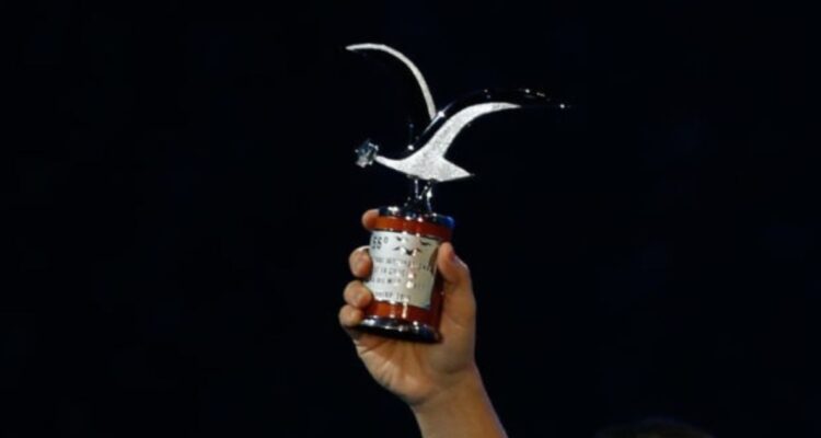 Revisa todos los artitas confirmados programación y parrilla del festival de viña del mar 2025 dónde comprar entradas, precio, quién transmite y animadores