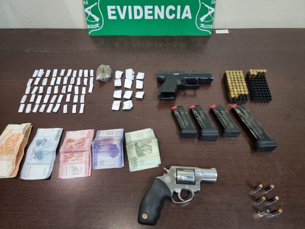 Cuatro detenidos y recuperación de armas y droga dejan diversos operativos en la RM