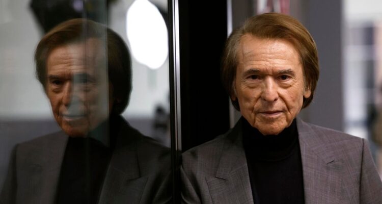 Raphael, cantante español en referencia a actualización de su estado de salud