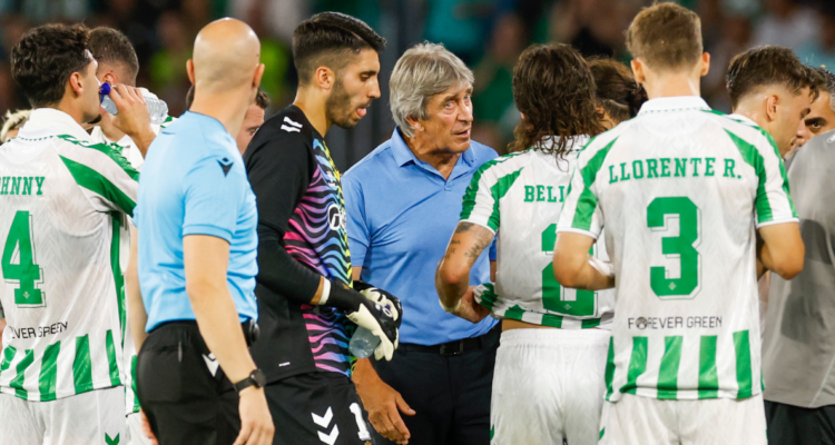 Pellegrini pierde la paciencia en Real Betis: revelan que pidió la salida de uno de sus delanteros