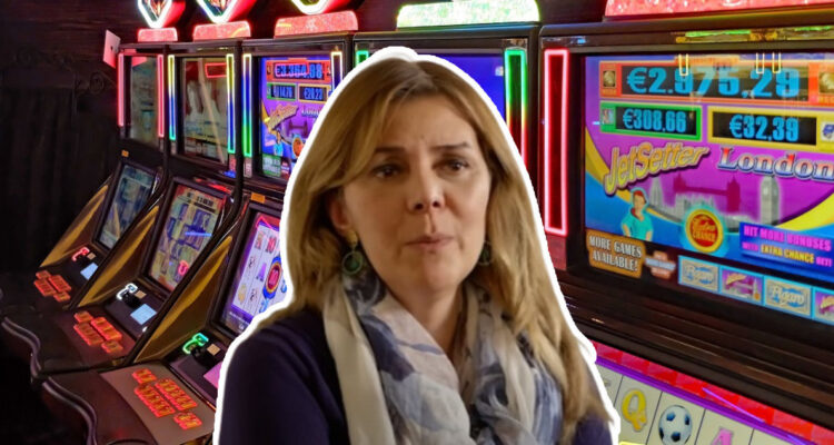 Imagen de jueza de familia fanática de los casinos