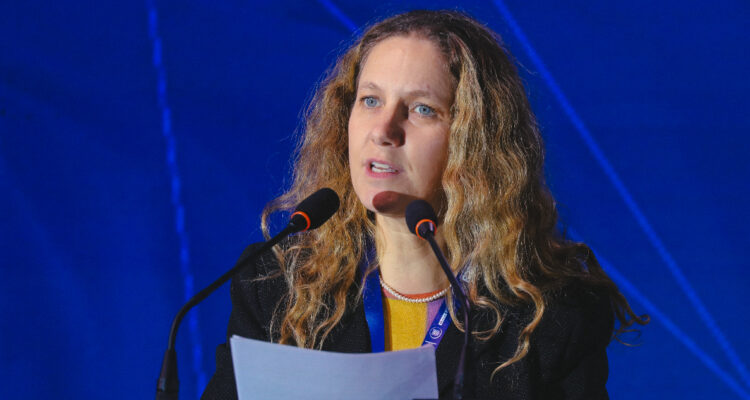 Rosario Navarro abogó por bajar impuesto a empresas en Encuentro de la Industria para atraer inversión