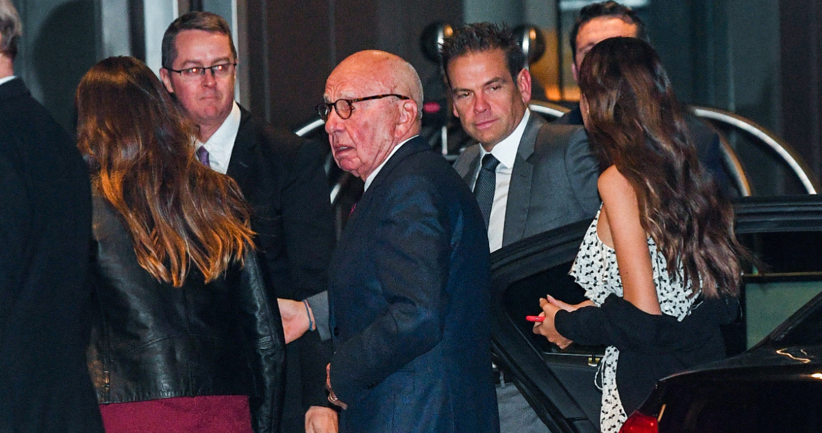 El drama estilo “Succession” del empresario Rupert Murdoch, magnate de 93 años dueño de Fox News