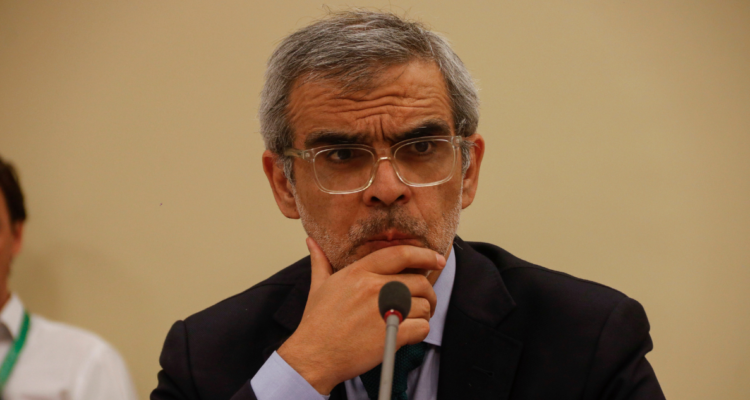 El subsecretario del Interior, Luis Cordero, se refirió al comentado proceso de regularización acotada de migrantes que se encuentran en suelo nacional.