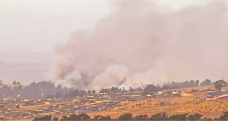 Declaran Alerta Roja por incendio forestal en San Antonio: hay tres personas detenidas