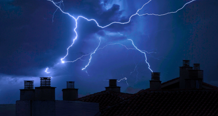 Pronostican tormentas eléctricas en 6 regiones de la zona centro y sur del país para este jueves