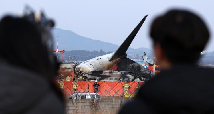 Tragedia aérea en Surcorea suma 176 víctimas y últimos desparecidos estarían 