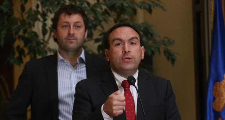 Diputados UDI anuncian rechazo al bono de Carabineros y piden incluir a más funcionarios, PDI y viudas