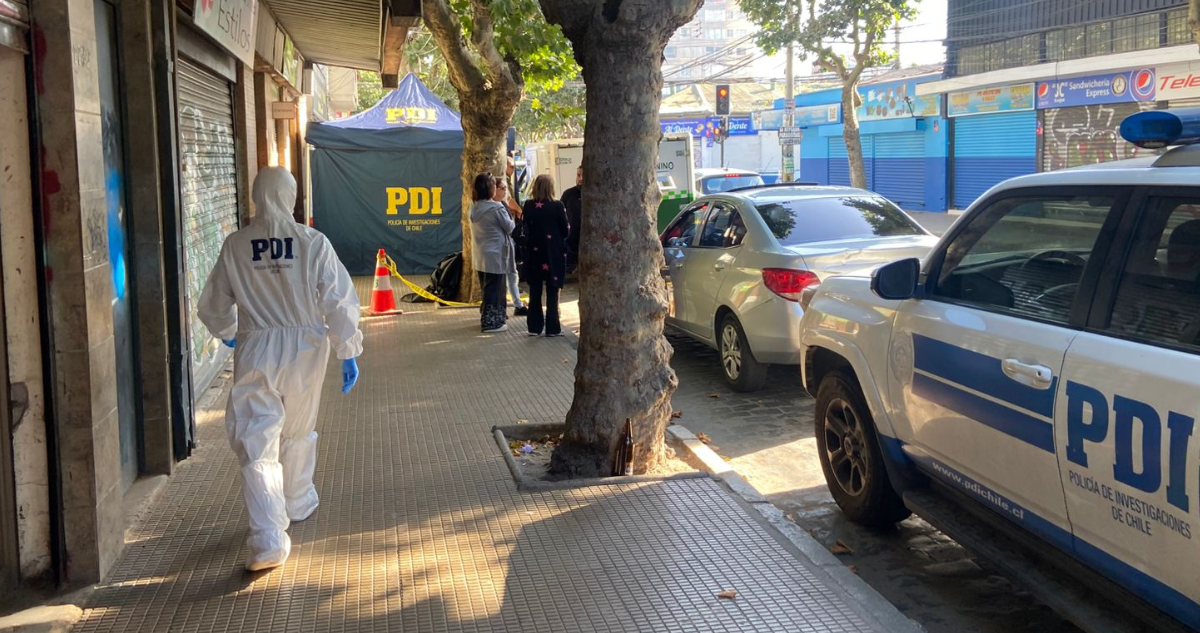 Hallan cuerpo sin vida en calle San Antonio de Viña del Mar: PDI indaga causas del fallecimiento