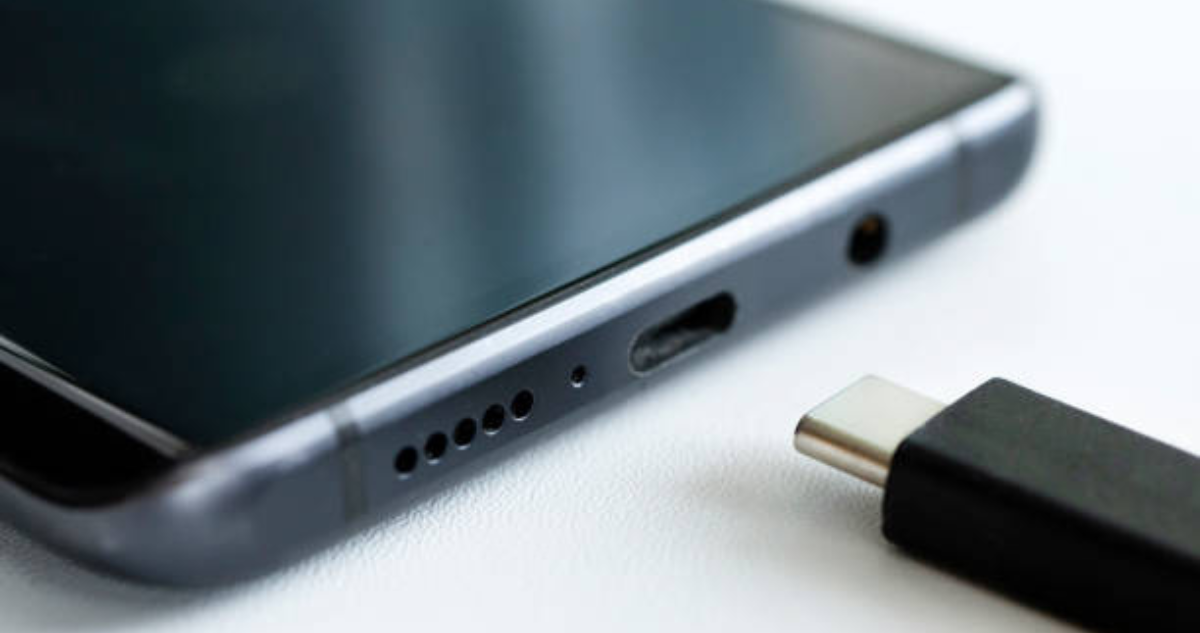 https://es.euronews.com/next/2024/12/27/entran-en-vigor-nuevas-normas-de-la-ue-sobre-cargadores-usb-c-comunes-para-aparatos-electr