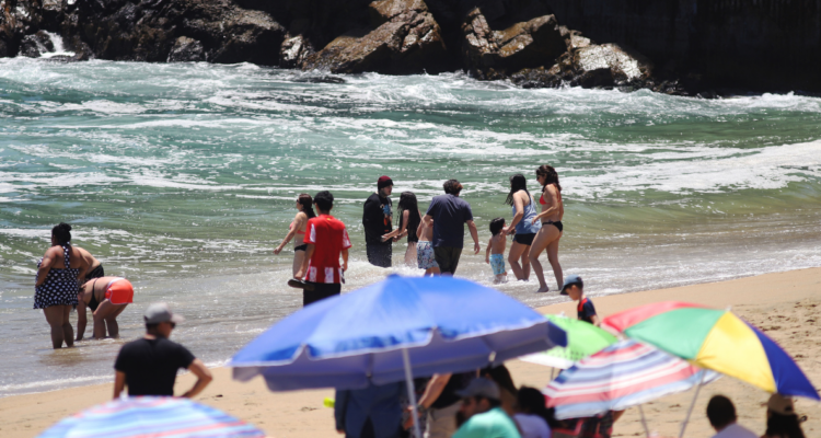 Cómo calzar tus vacaciones de verano con las de tus hijos, según ley aprobada en 2024