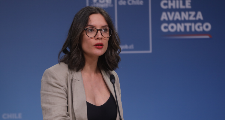 Vallejo advierte que eliminar o fusionar ministerios “requiere todo un periodo de Gobierno”