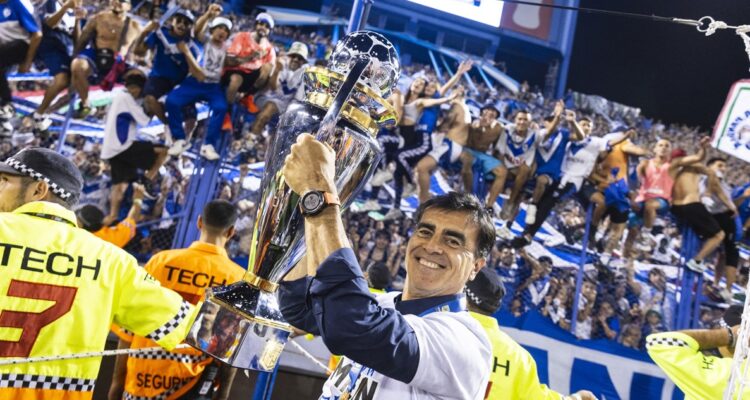 Vélez pierde a Gustavo Quinteros para duelo del Trofeo de Campeones: DT reveló 