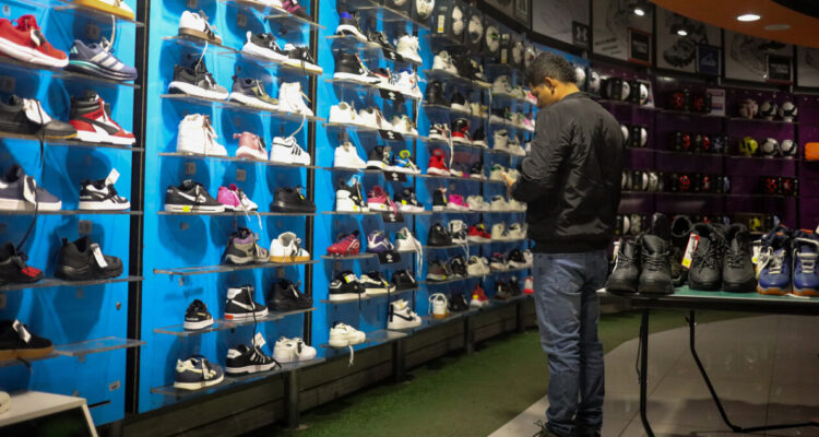 La actividad del comercio muestra nuevos avances en noviembre, de la mano de las ventas al por menor