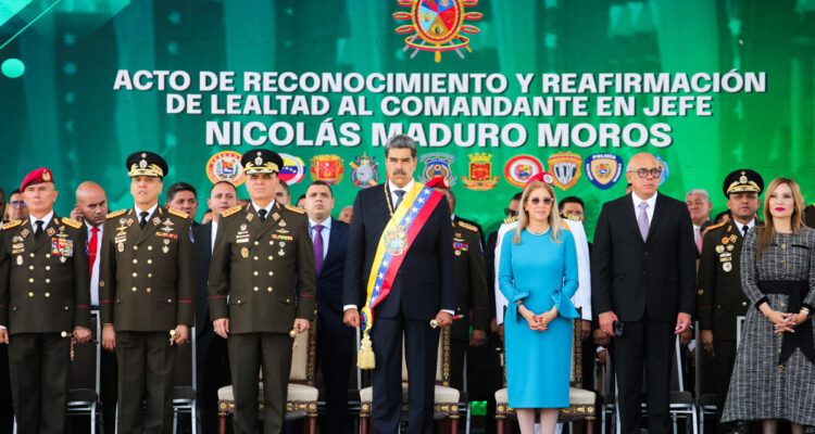 Fuerzas Armadas de Venezuela reafirman su lealtad y subordinación absoluta a Maduro con acto militar