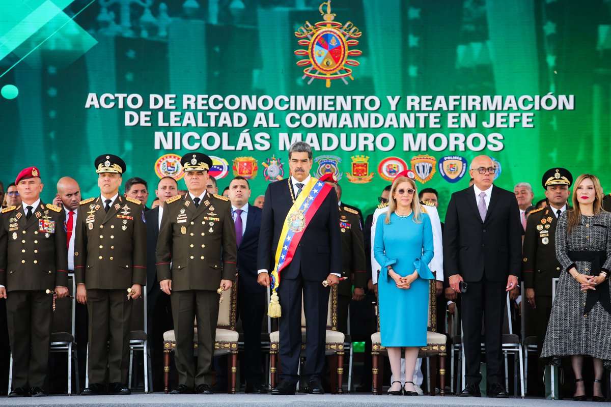 Fuerzas Armadas de Venezuela reafirman su lealtad y subordinación absoluta a Maduro con acto militar