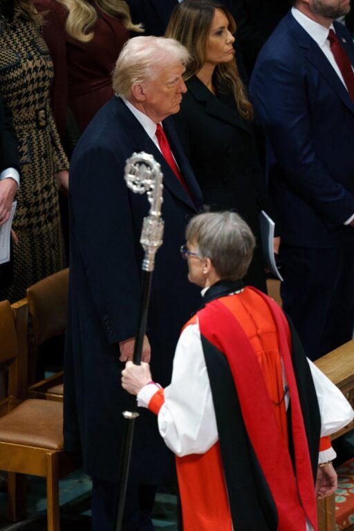 Mariann Budde, la obispa que irritó a Trump tras pedirle misericordia por migrantes y personas LGBT