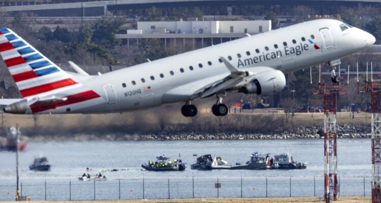 Confirman muerte de padre argentino e hijo chileno de 13 años tras accidente aéreo en Washington D.C.