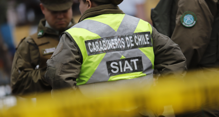 Accidente de tránsito deja a dos jóvenes fallecidos en San Clemente: vehículo terminó en canal