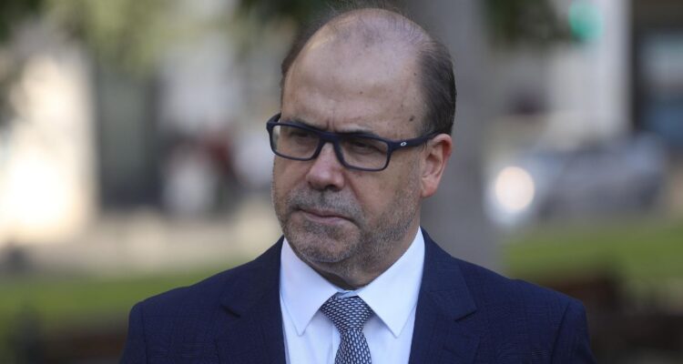 Parlamentarios de la DC piden a Alberto Undurraga que asuma como candidato presidencial