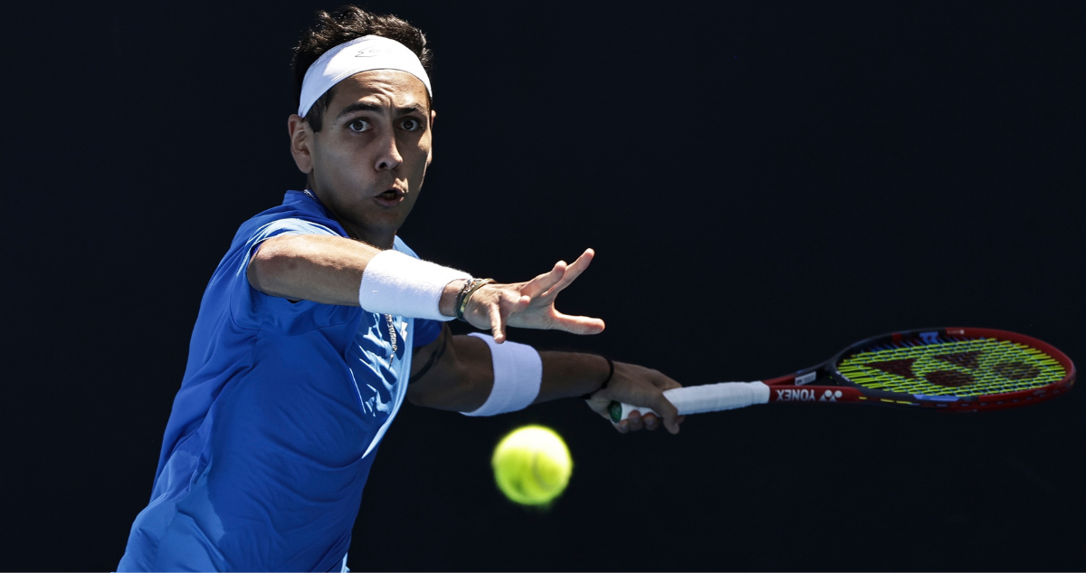 Alejandro Tabilo sufre molestias físicas y no estará para los vitales duelos de Chile ante Bélgica en Copa Davis.