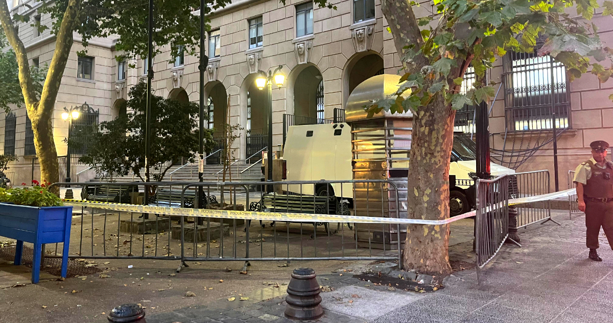 A raíz de la fatal caída de una mujer desde el piso 14 del edificio del Ministerio de Hacienda, en Santiago, el presidente de la Agrupación Nacional de Empleadores Fiscales (ANEF), José Pérez Debelli, expresó su interés en que se investigue el origen de la situación.