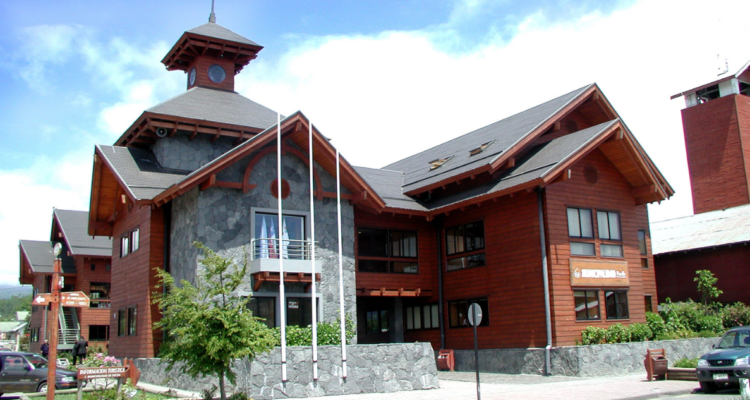 Concejales de Pucón critican designación de administrador municipal por mantener antecedentes penales