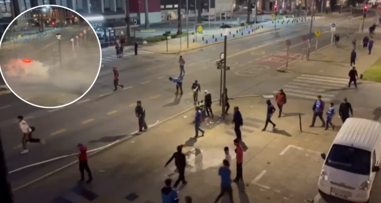 Previa U. de Chile – River: con enfrentamientos con carabineros termina banderazo azul en Concepción