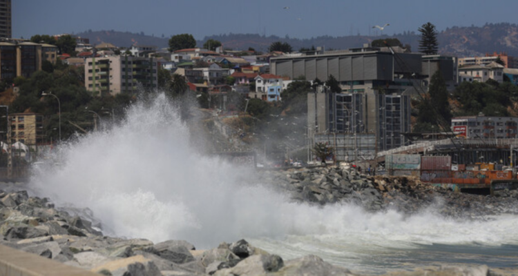 Nueva advertencia de altas temperaturas y marejadas para la región de Valparaíso