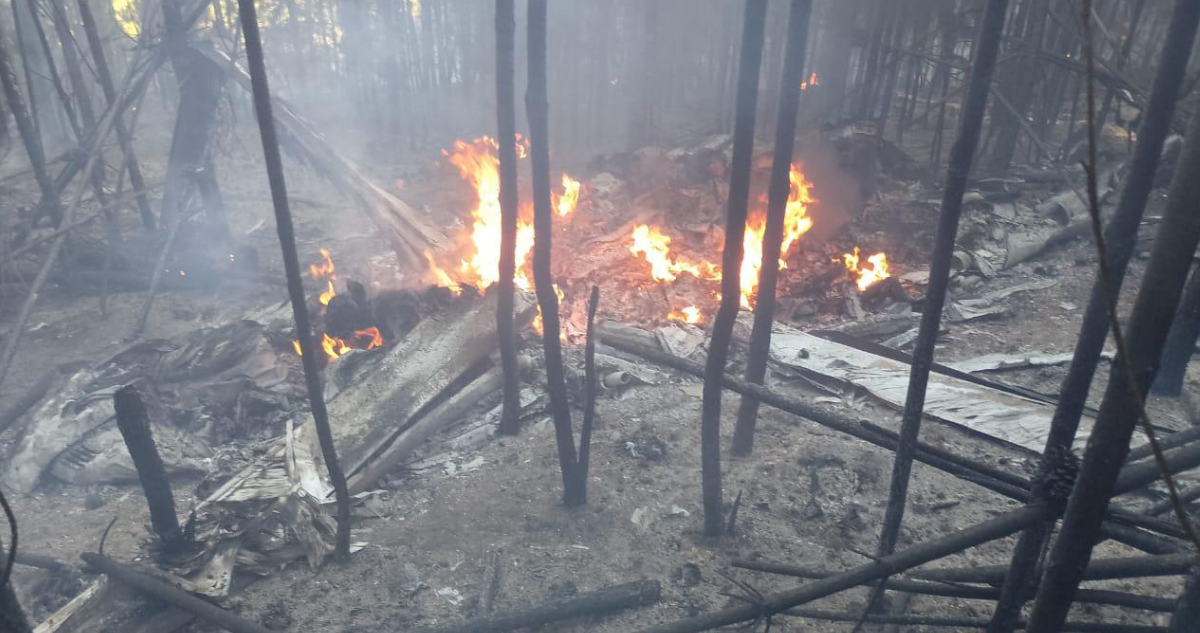 Reportan caída de helicóptero en comuna de Paredones: aeronave se incendió y comenzó incendio forestal
