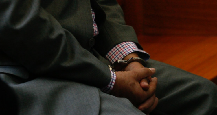 25 años de cárcel para hombre que violó y embarazó a su hija en San Antonio