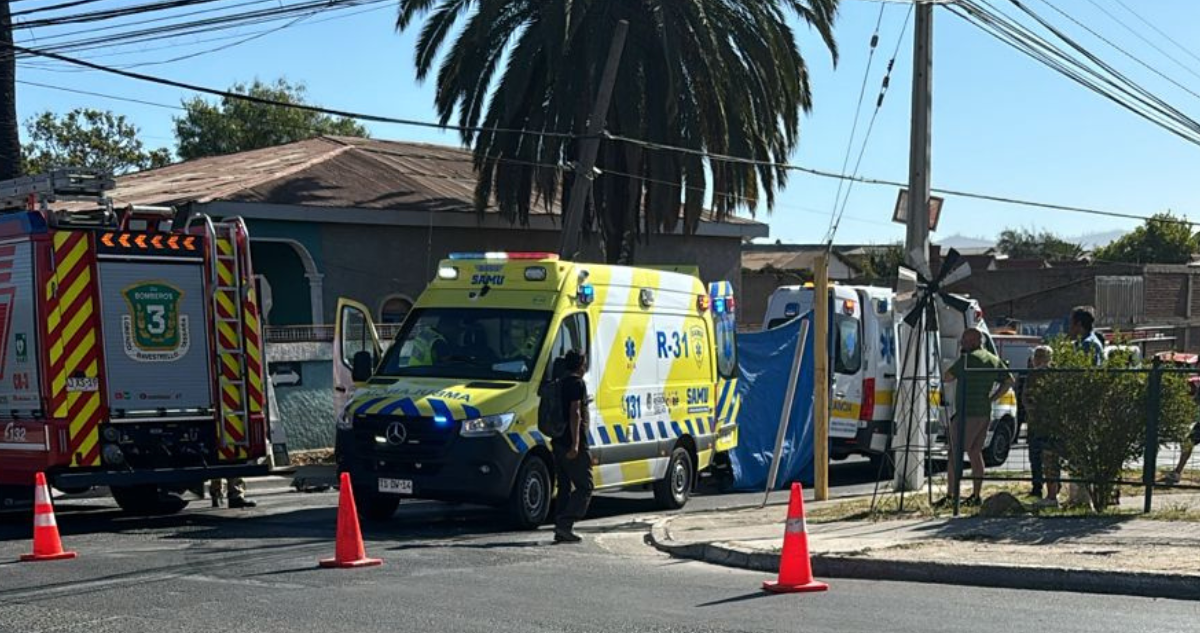 Accidente de tránsito entre motocicleta y automóvil deja a una persona fallecida en Villa Alemana
