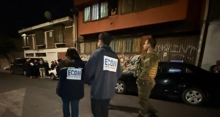 Hombre es asesinado a tiros tras ataque dentro de su habitación en Recoleta