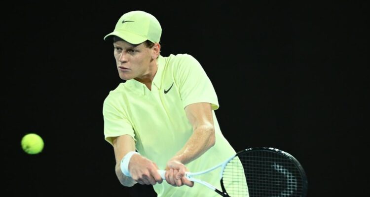 Jannik Sinner avanzó a semifinales del Australian Open.