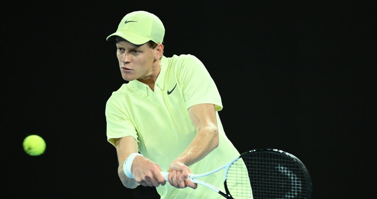 Jannik Sinner avanzó a semifinales del Australian Open.