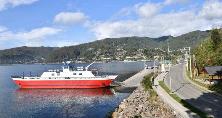 Estiman que compra de nueva barcaza para Corral no ocurriría en el verano: piden arrendar embarcación